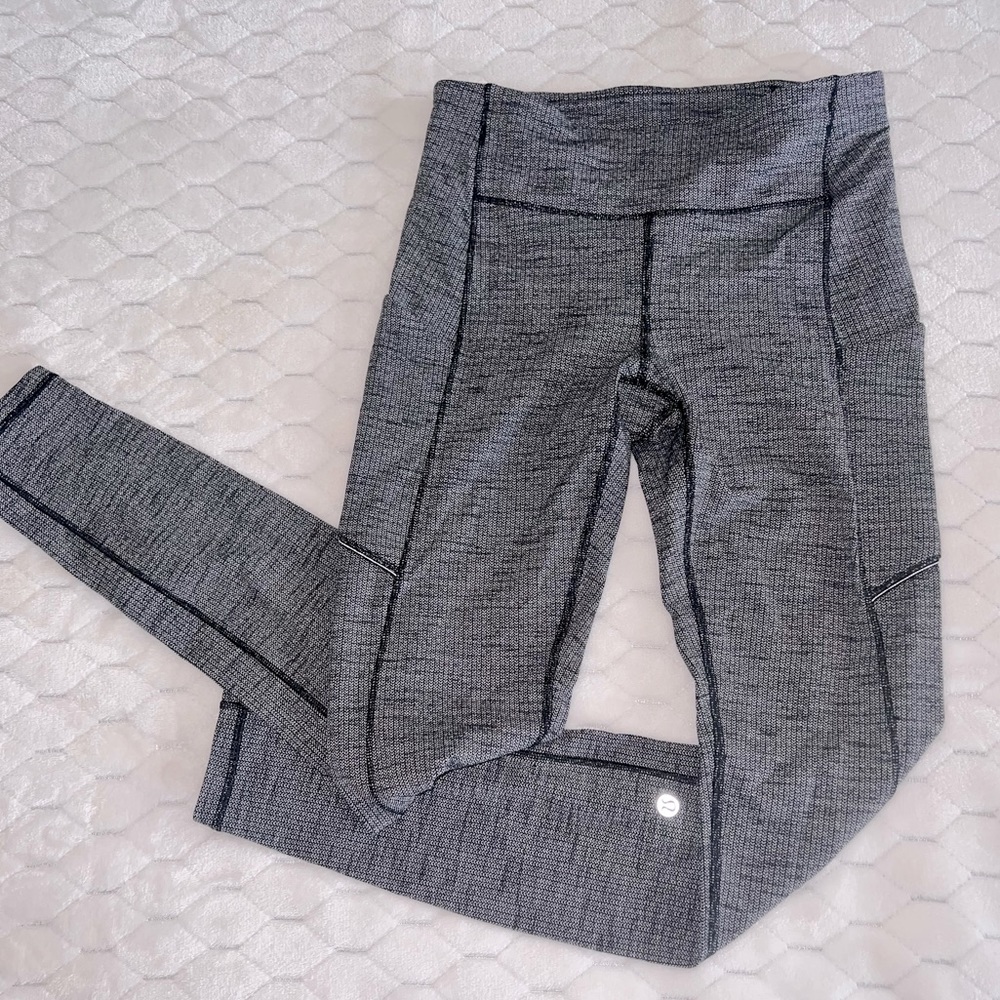 NWOT Lululemon Gray Leggings Size 6